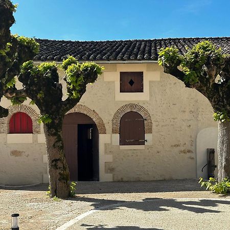 Domaine De L'Ecorcerie Hotel Fontaine-le-Comte Exterior foto