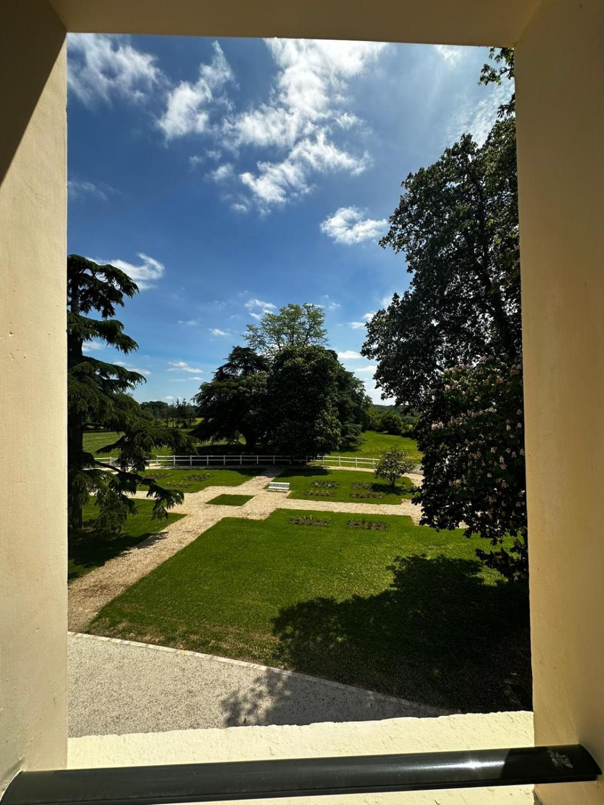 Domaine De L'Ecorcerie Hotel Fontaine-le-Comte Exterior foto